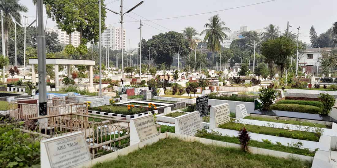 কবর জিয়ারতের দোয়া ও সঠিক পদ্ধতি